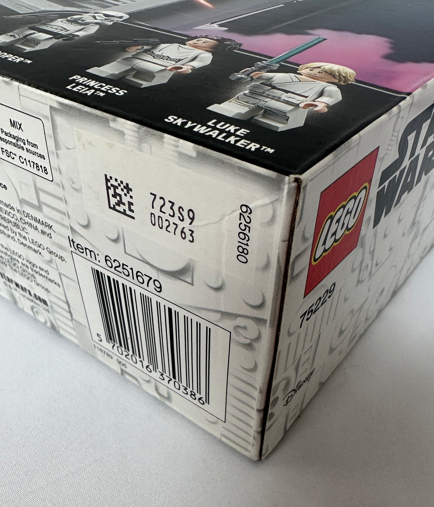 Close-up of a LEGO Star Wars Luke Skywalker figure box with branding and product details.