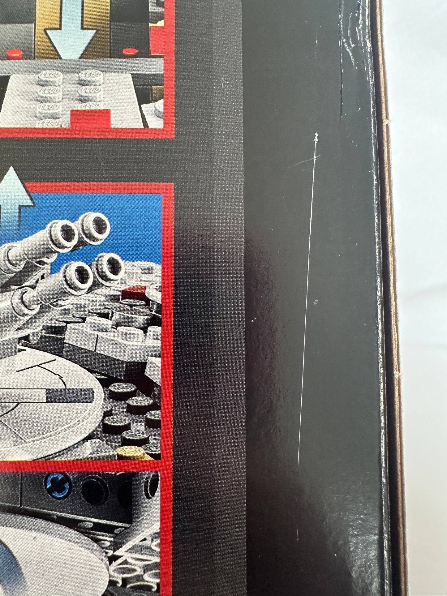 LEGO® Star Wars: Millennium Falcon – 75105 – source:set Grade S-7