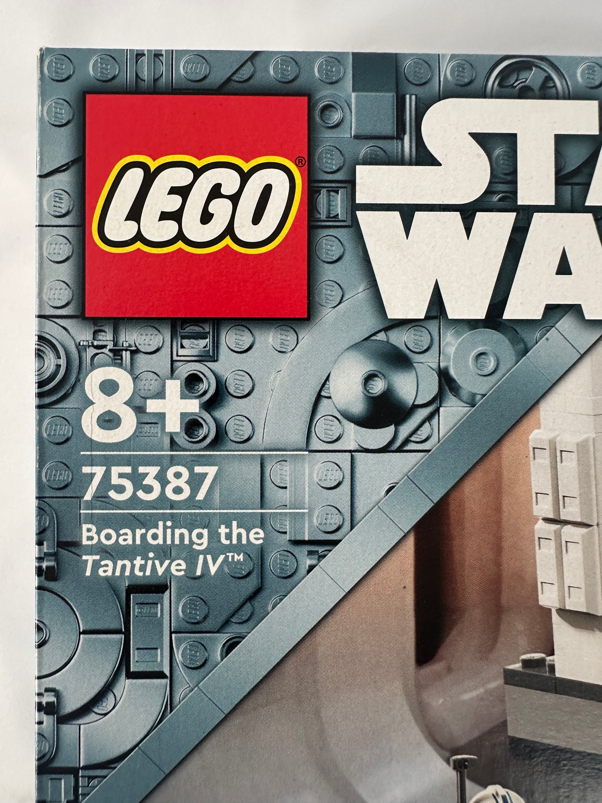 LEGO Star Wars set packaging with branding and product number.