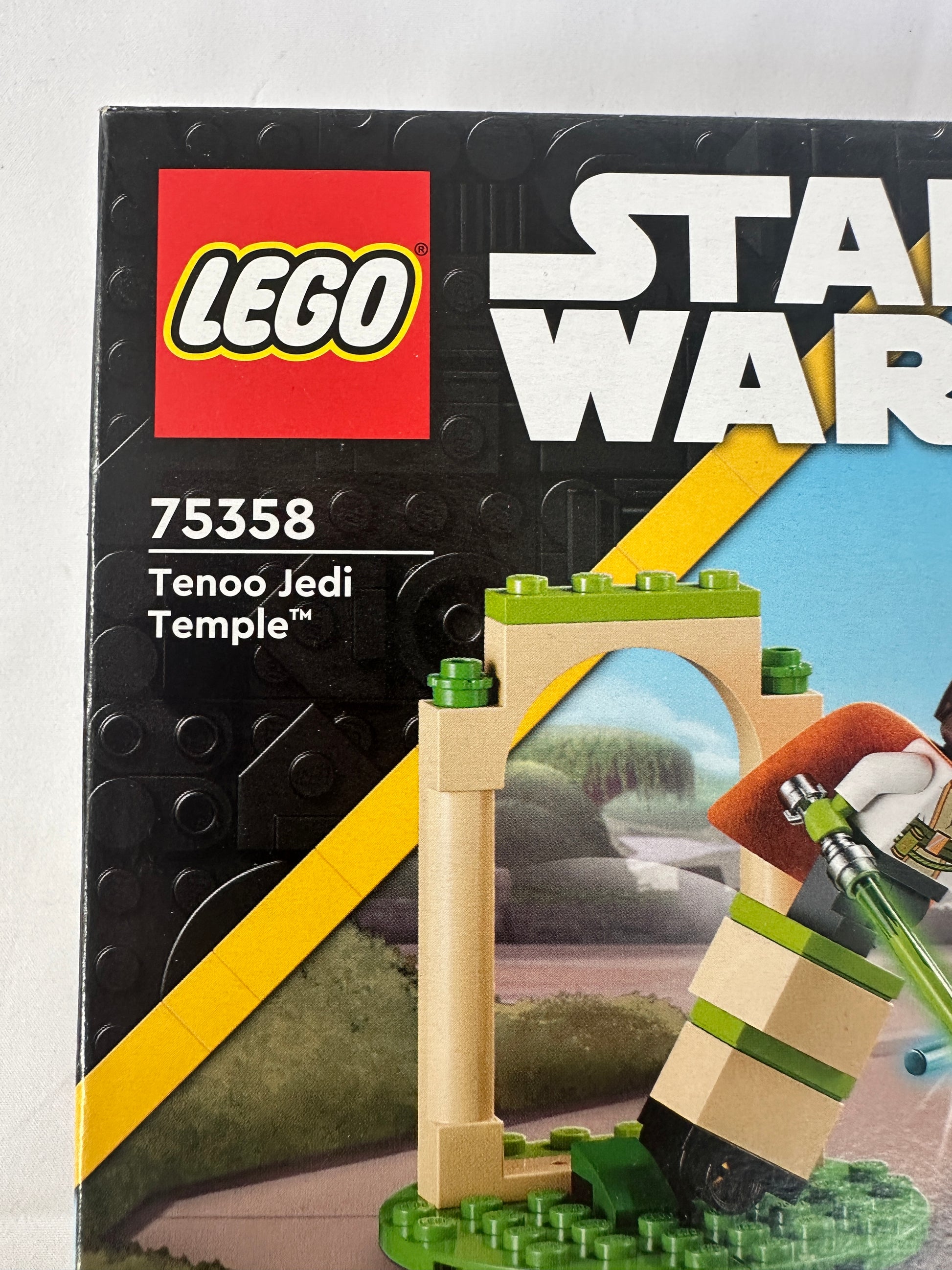 LEGO Star Wars Tenoo Jedi Temple set packaging on a white background