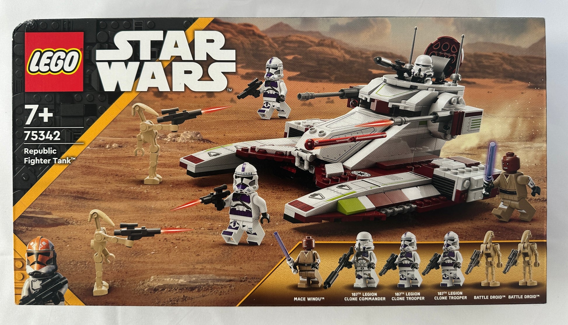 LEGO Star Wars Republic Fighter Tank set packaging with figures and vehicle on a desert landscape background.